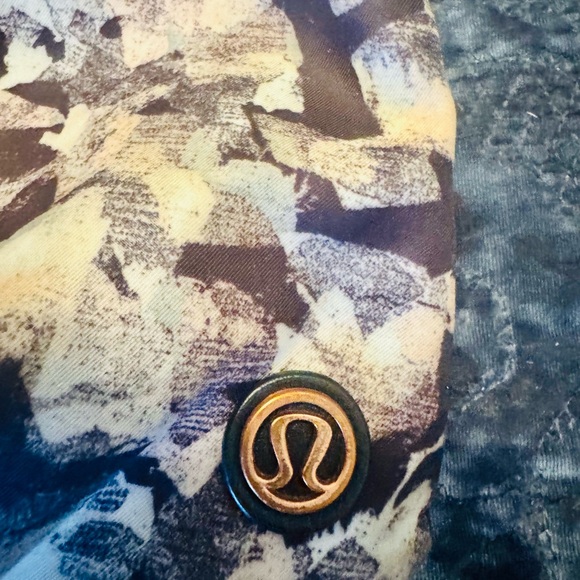 lululemon athletica Camouflage Crossbody Bag - Picture 2 of 7